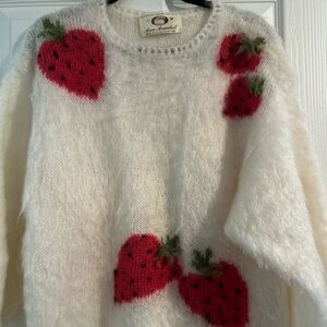 ANN ARUNDELL UK COUTURE LAMBSWOOL STRAWBERRY SWEATER SIZE MEDIUM